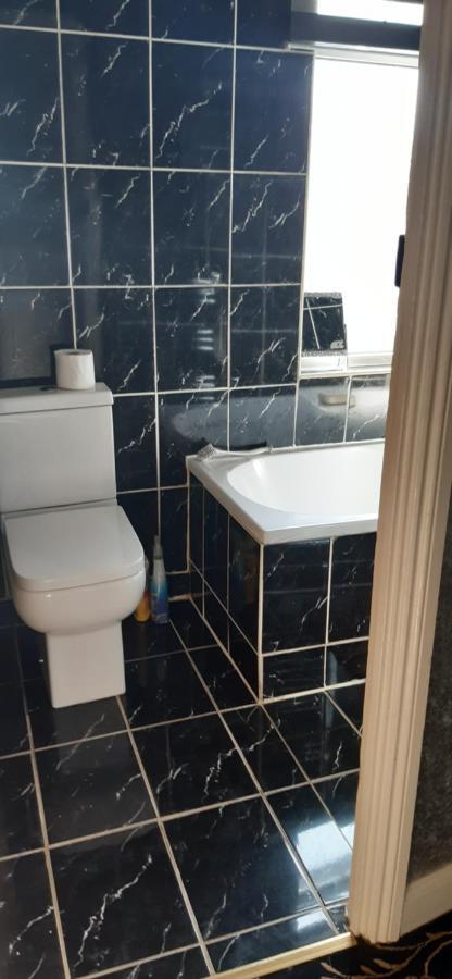 Our Guests Are Royal Apartment Wellingborough Exterior photo